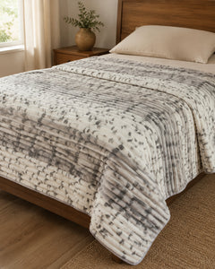 Side-angle view of mist grey abstract dash Smartchoice AC comforter