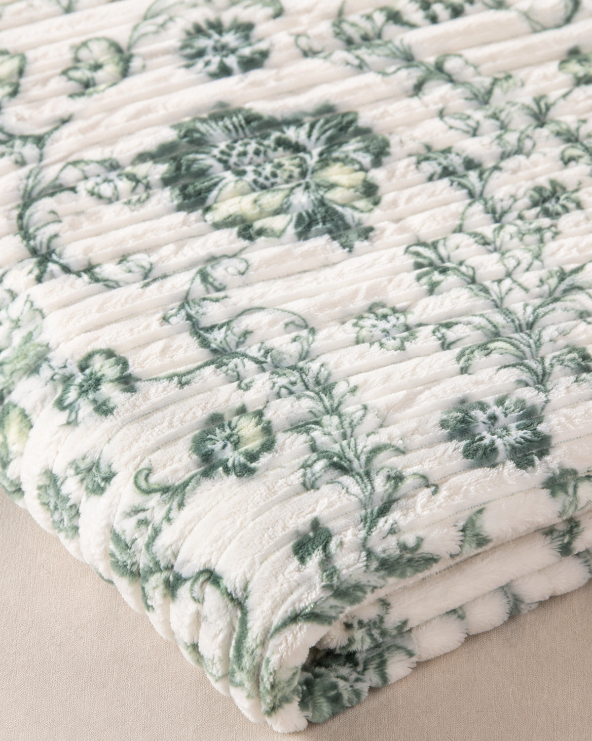 Sage Floral Smartchoice AC Comforter fabric detail