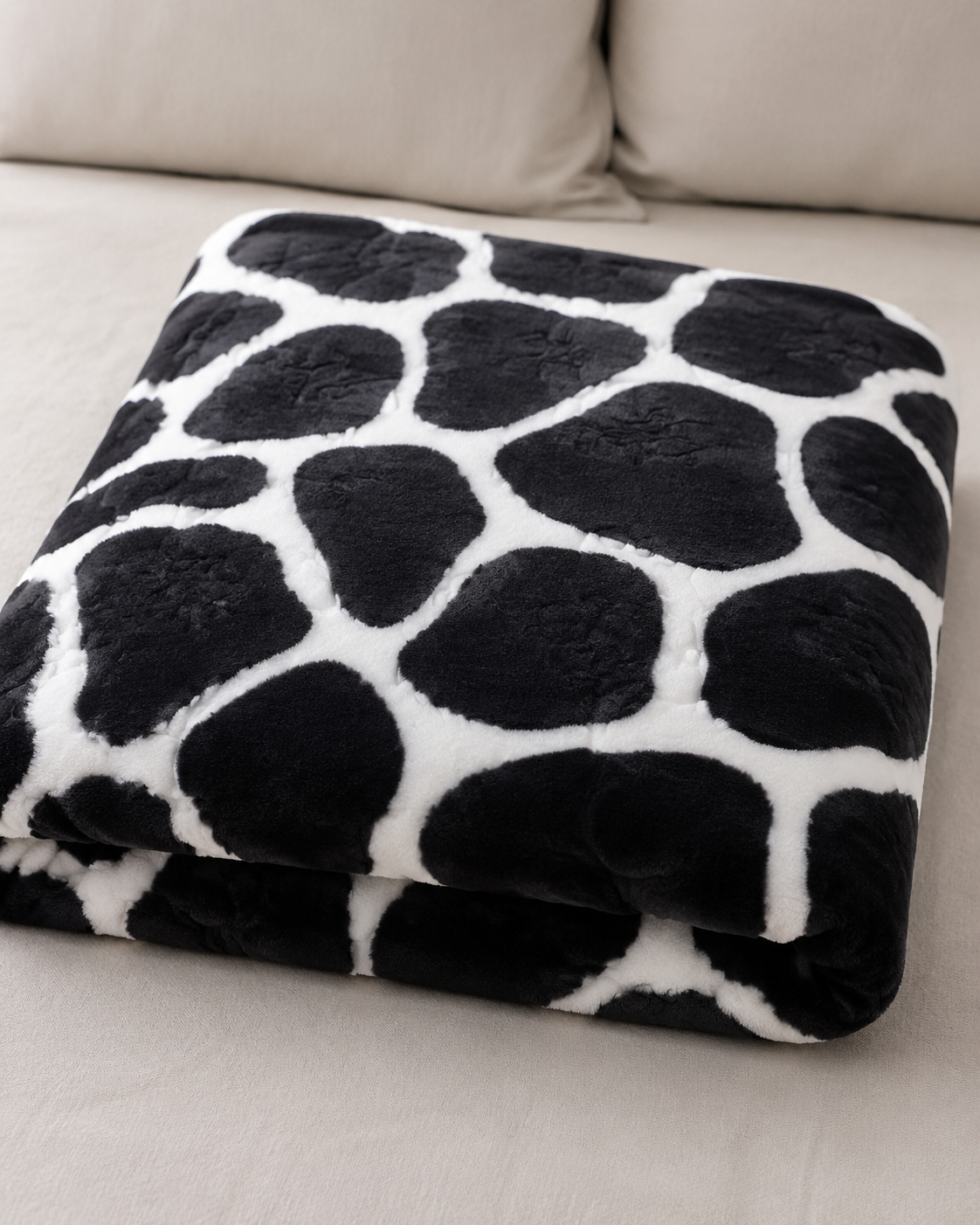 Charcoal Pebble Floral Sunshine AC Comforter – 1 Piece – detail product view