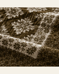 BIN-VJ-DIA-OLIVE bedding material and pattern detail