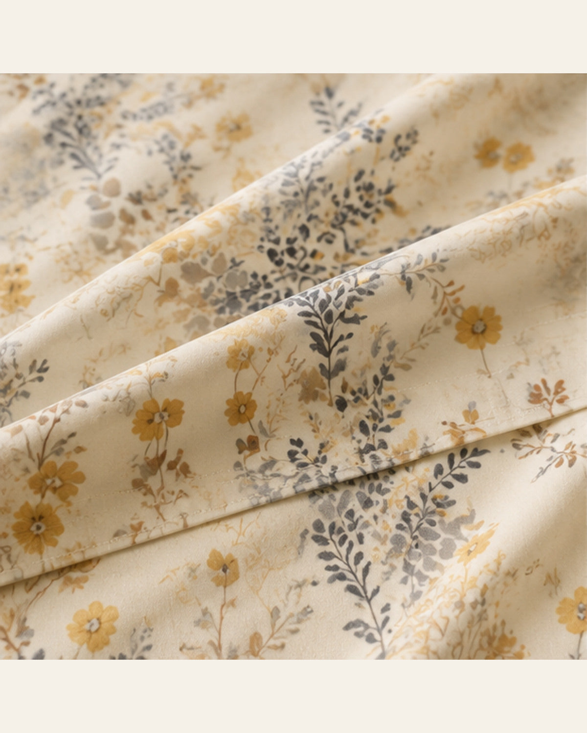 BIN-COT-DES125 bedding material and pattern detail
