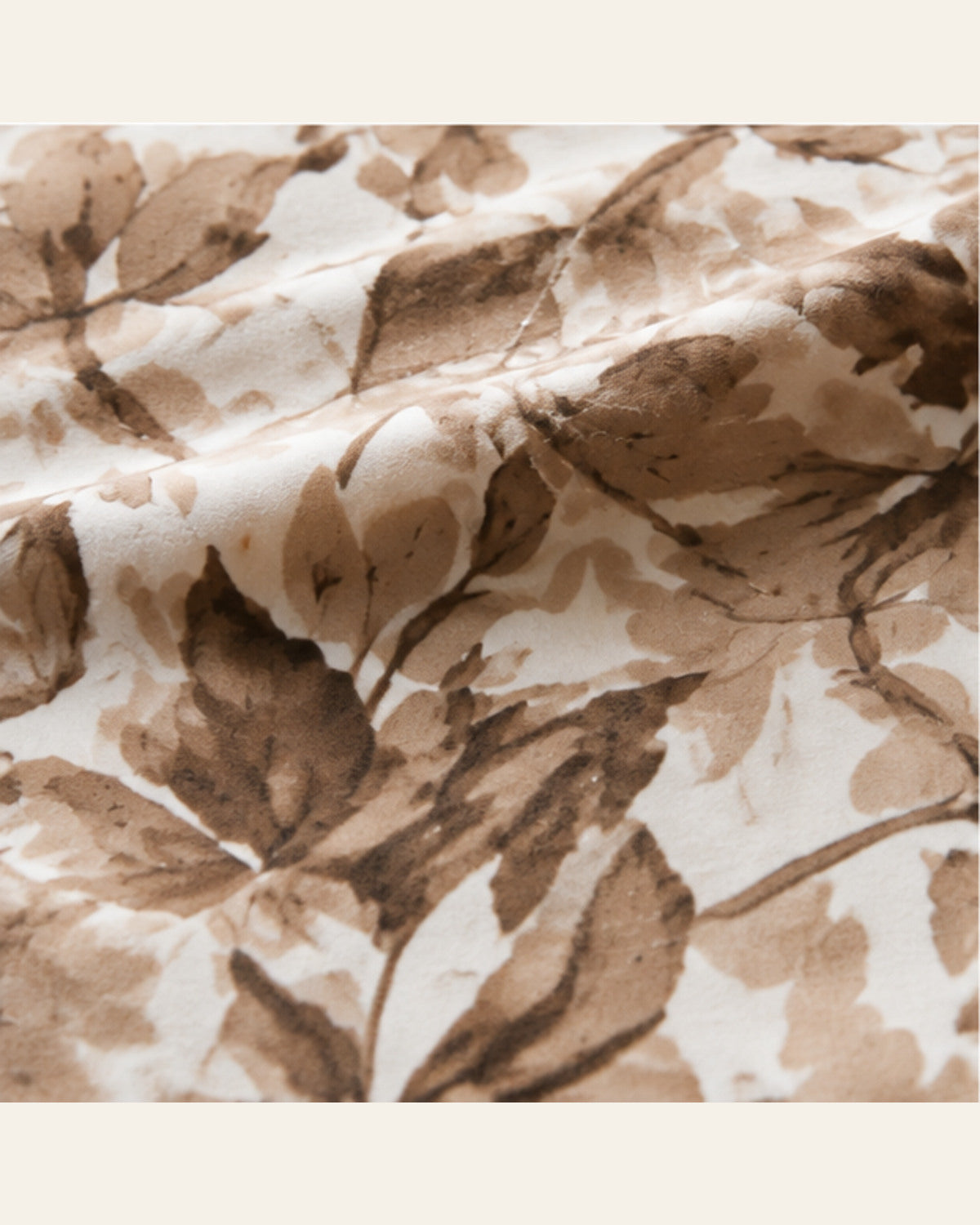 BIN-COT-DES124 bedding material and pattern detail