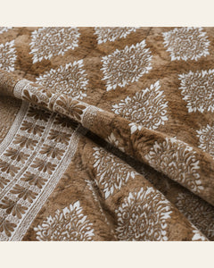 BIN-VJ-DIA-TAUPE bedding material and pattern detail